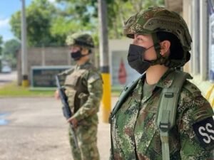 Ataque con explosivos del ELN contra base militar en Saravena deja oficial herida